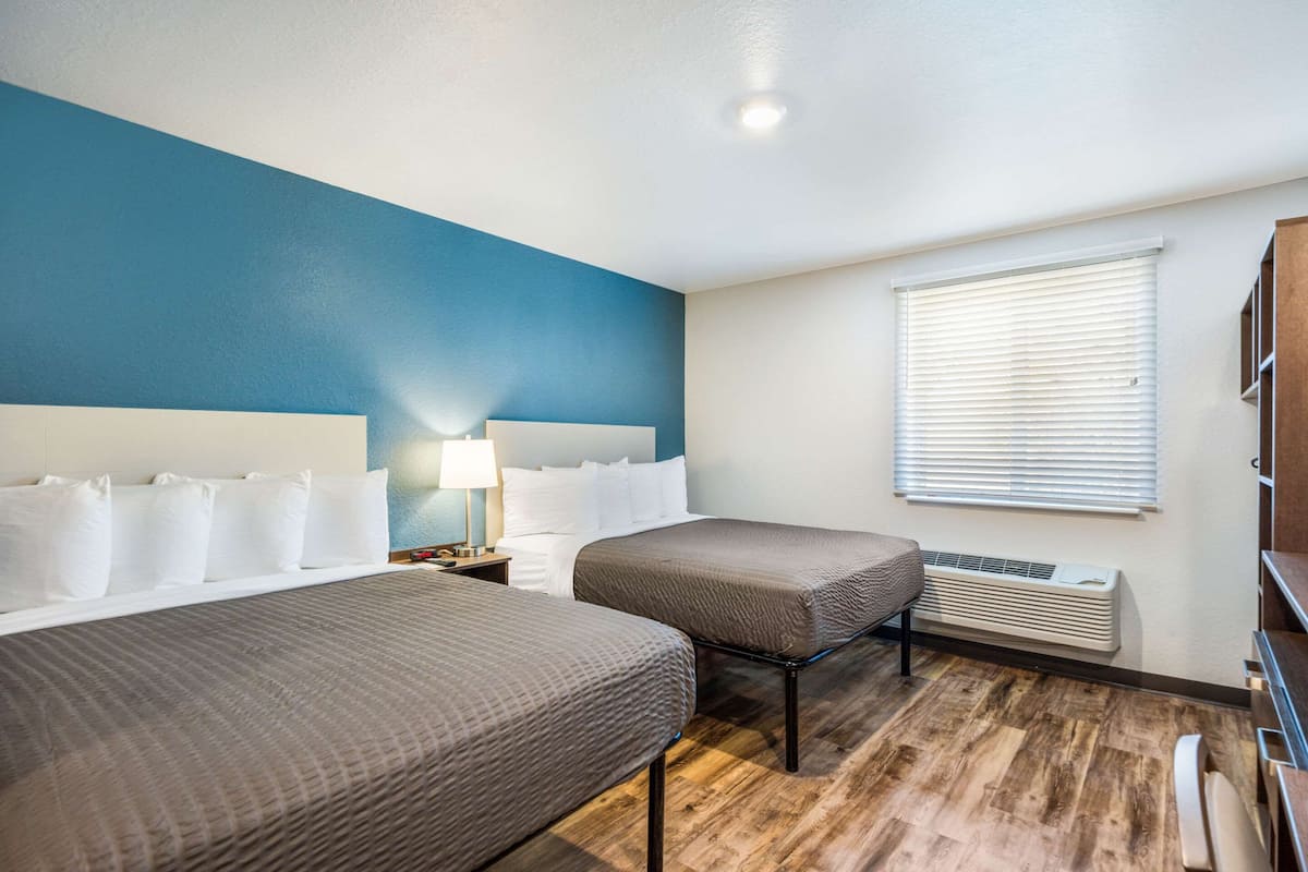 Desk, free WiFi, bed sheets