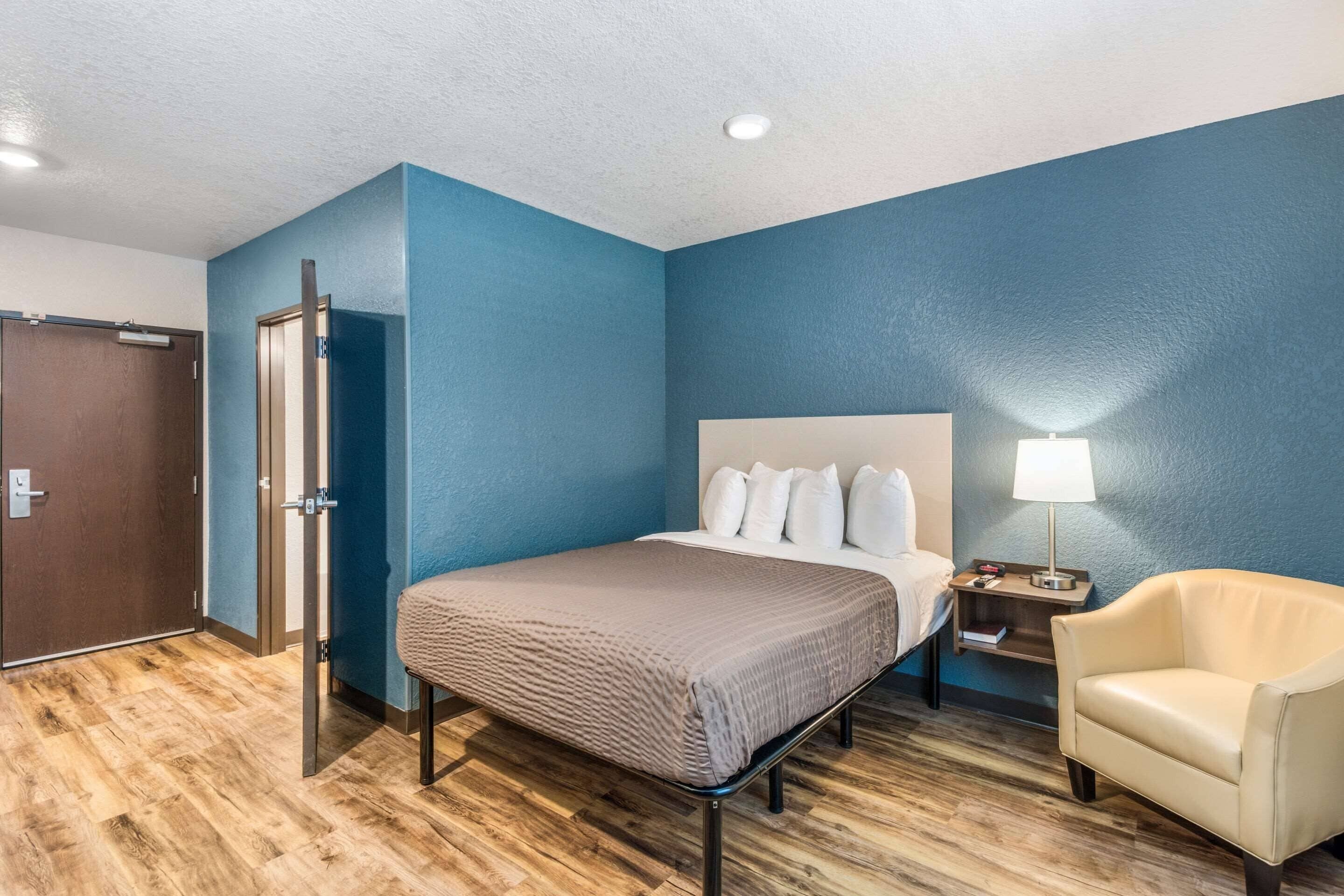 Desk, free WiFi, bed sheets