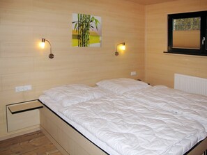 1 Schlafzimmer, Reisekinderbett, kostenloses WLAN, Bettwäsche