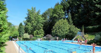 Magnifique maison de vacances privée pour 4 personnes avec WIFI, climatisation, TV et patio