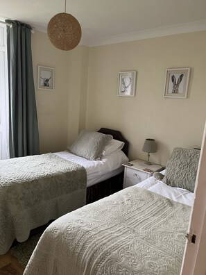 3 Schlafzimmer, Bügeleisen/Bügelbrett, Reisekinderbett, WLAN