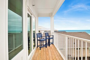 Terrace/patio - Out of the Blue – Beachfront Luxury | Private Pool | Elevator (Gulf Shores)