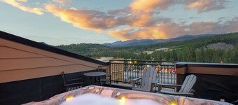 Downtown WP Villa 262 I Arcade I Private Rooftop Hot Tub With Views I Discounted Attractions