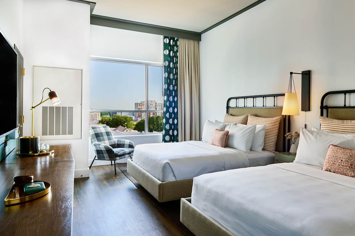 Hypo-allergenic bedding, in-room safe, desk, laptop workspace