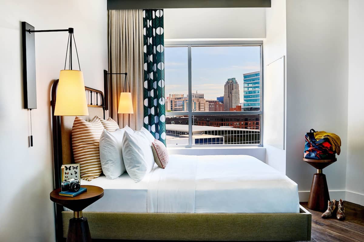 Hypo-allergenic bedding, in-room safe, desk, laptop workspace