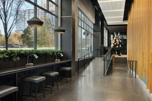 Lobby - The Casso, Raleigh, a Tribute Portfolio Hotel (Raleigh)