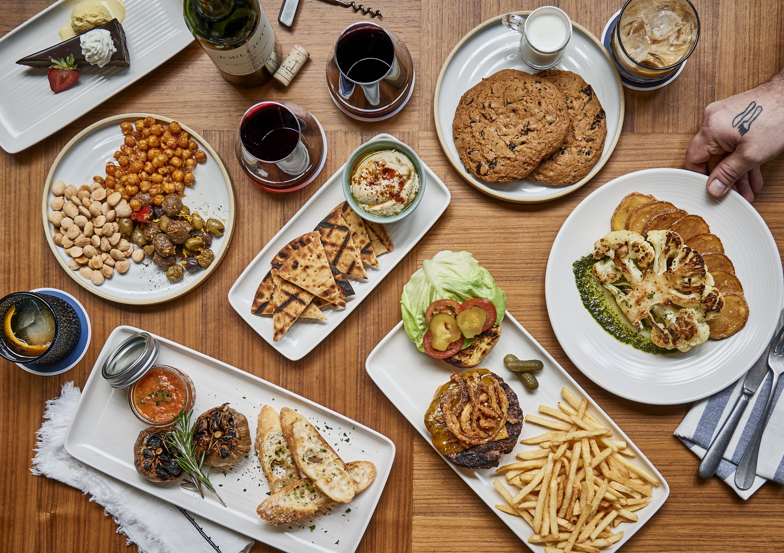 breakfast, lunch and dinner served