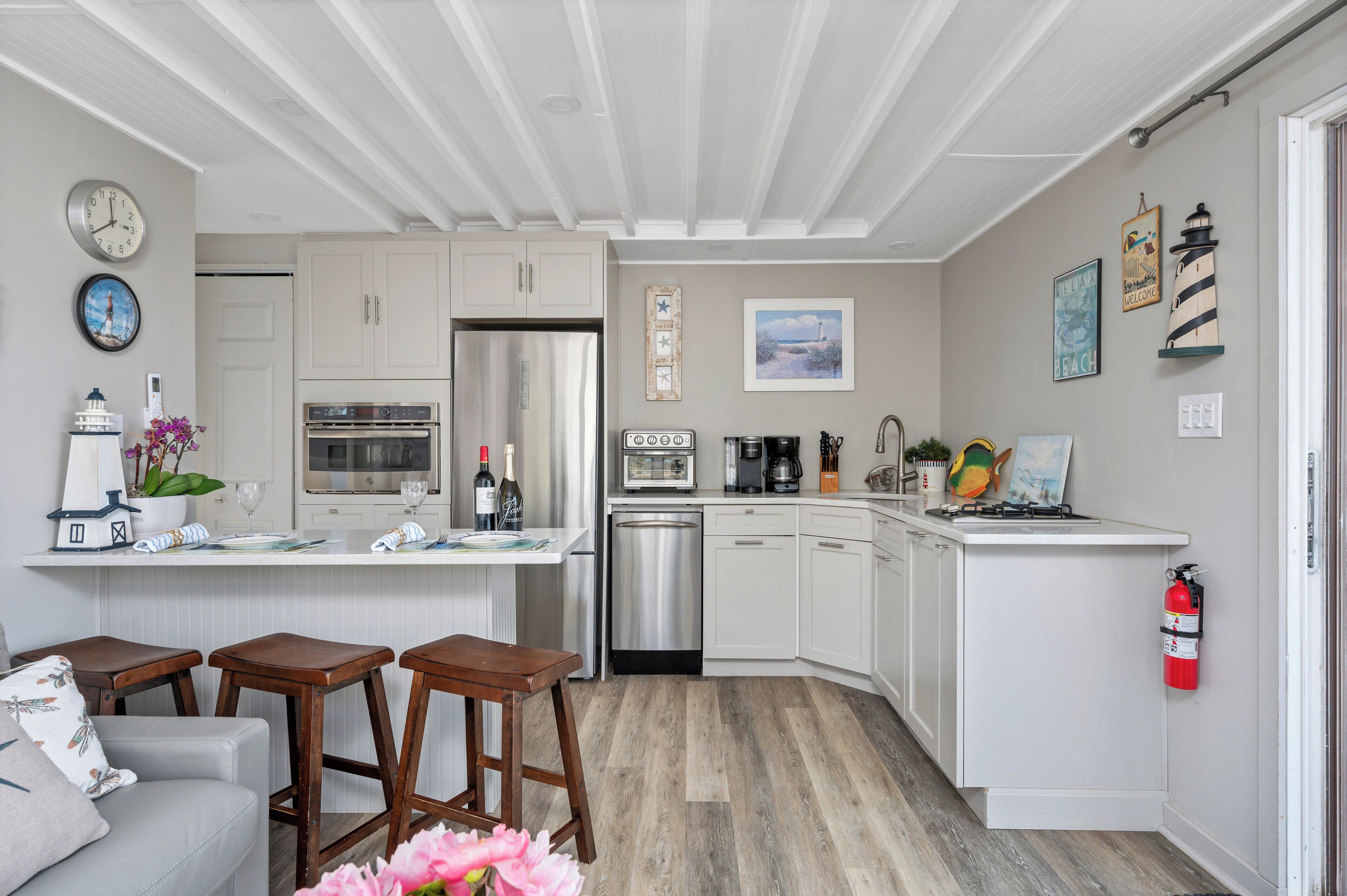 冰箱、微波炉、烤箱、炉灶