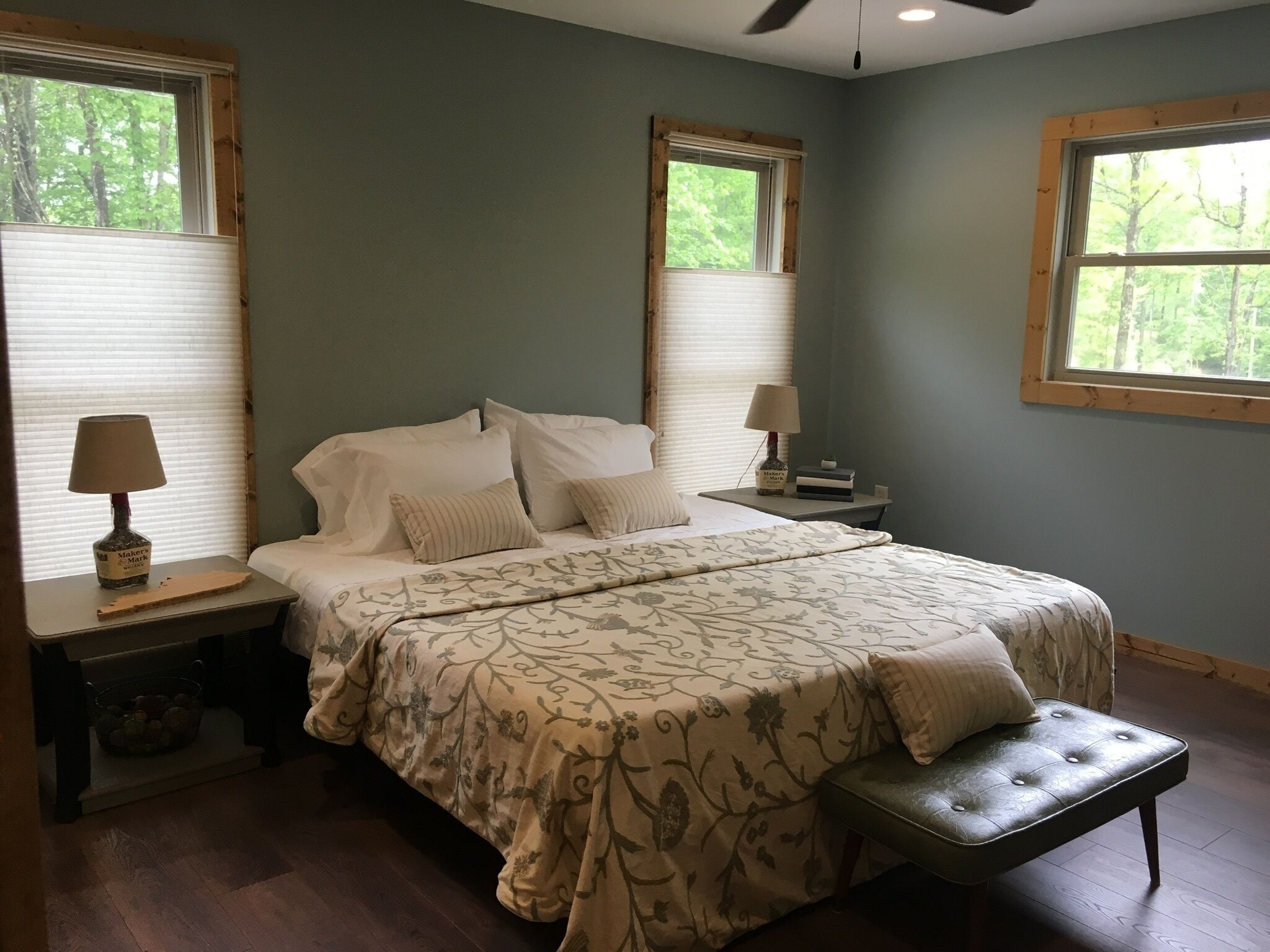 4 bedrooms, travel cot, free WiFi, bed sheets