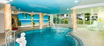 Joli appartement pour 4 personnes avec WIFI, piscine, bain à remous, TV et terrasse