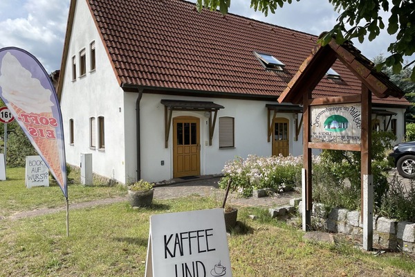 Pflanze, Eigentum, Fenster, Himmel, Grundstueck, Gebäude, Hütte, Gras, Grundeigentum, Ländliches Gebiet