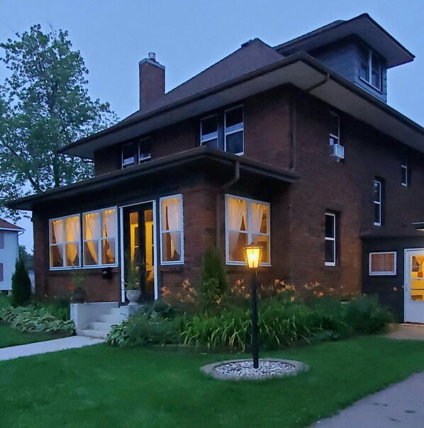 Exterior - Rydell House - Spacious, elegant Craftsman style you will call home (Superior)