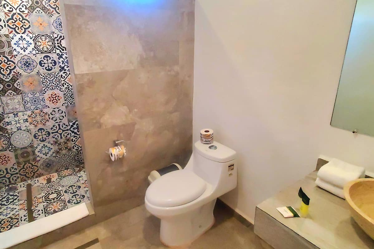 room, sea view, ground floor | bathroom | shower, rainfall showerhead, free toiletries, hair dryer