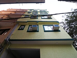 Exterior detail - OYO 847 Hotel Sinon (New Delhi)