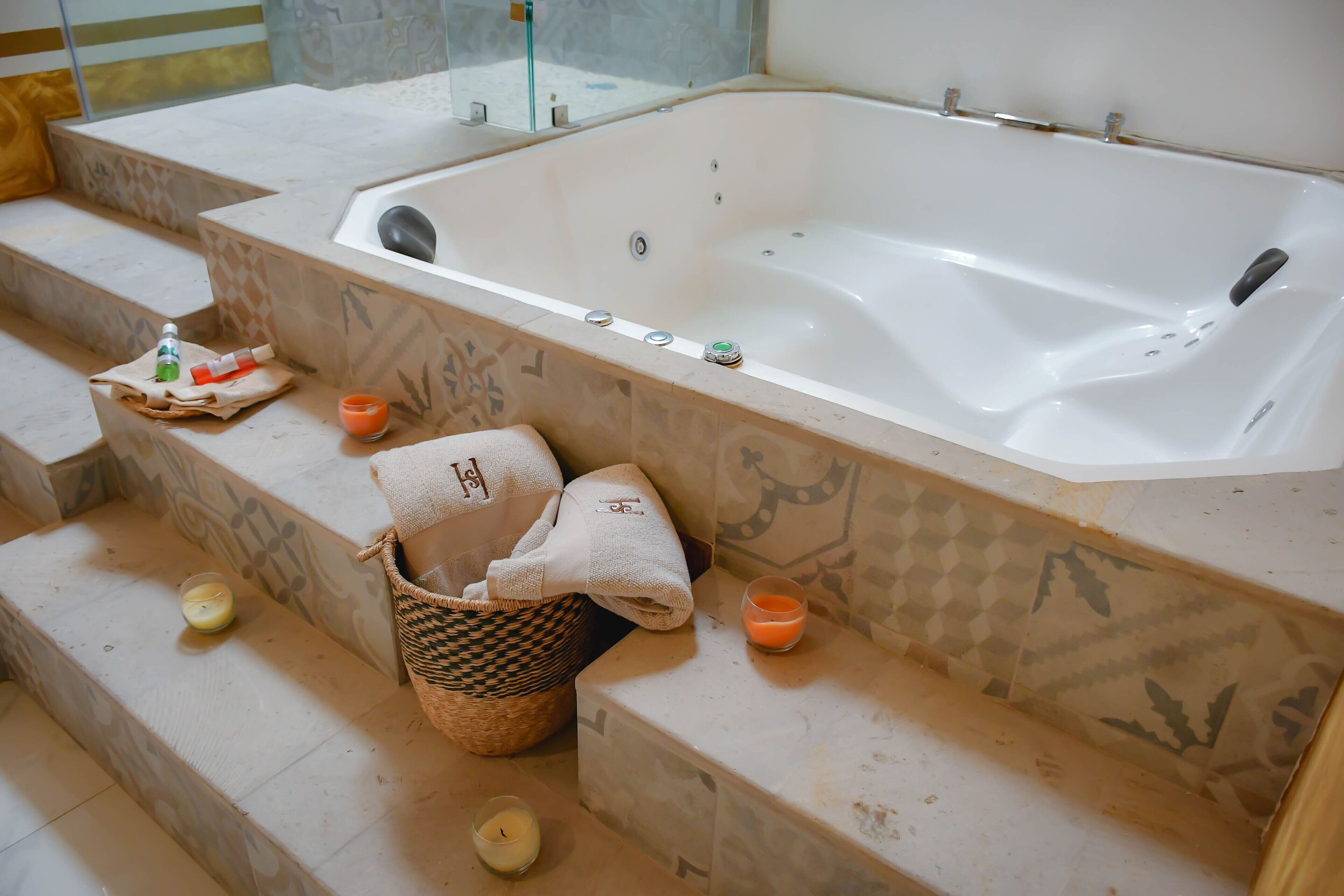 honeymoon room | private spa tub