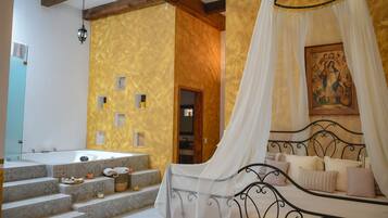 Habitación de luna de miel | Ropa de cama de alta calidad, edredón y decoración personalizada