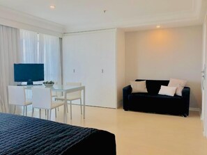 Interior - Large Apart with Sea View and Beach Access (Barra da Tijuca)