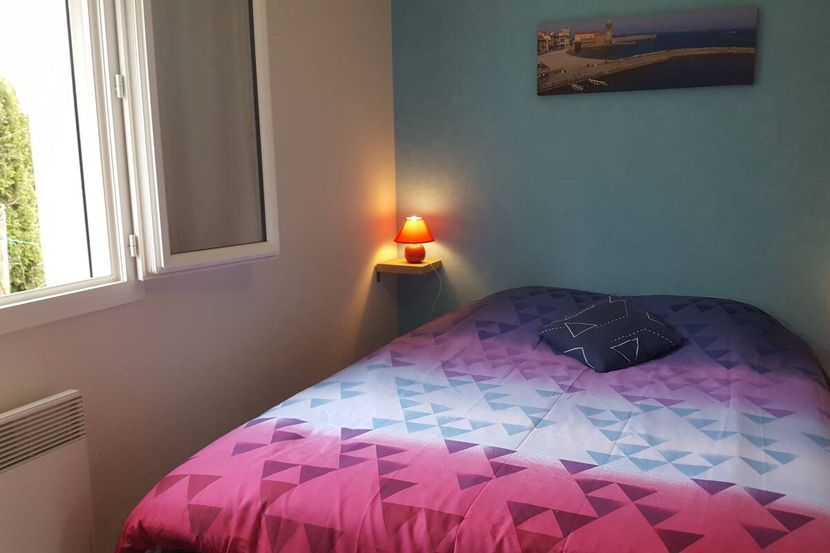 Decoración personalizada, muebles diferentes y wifi gratis