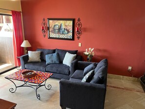 TV, DVD player, stereo - Marina Pinacate 306 Sandy Cove Refuge Wonderful Ocean View Condo (Puerto Peñasco)