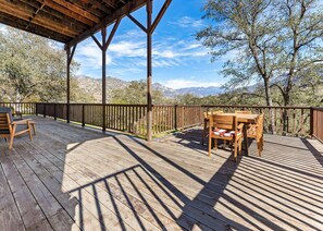 Outdoor dining - Family Retreat - Voted Best Vacation Rental 2016 (Three Rivers)