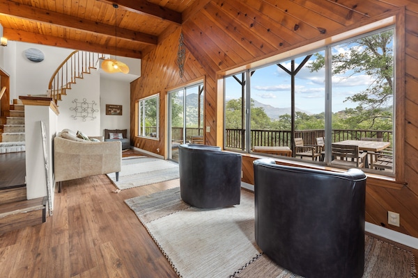 Smart TV, chimenea, reproductor de DVD