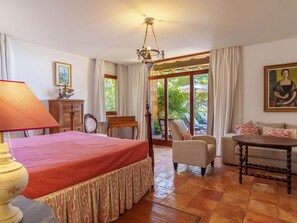 5 Schlafzimmer, Bügeleisen/Bügelbrett, Reisekinderbett, kostenloses WLAN