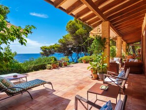 Terrace/patio - Stunning private villa for 10 people with private pool, A/C, WIFI, TV and terrace (Son Servera)