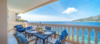 Fin lejlighed for 4 gæster med WIFI, pool, klimaanlæg, TV, balkon og parkering