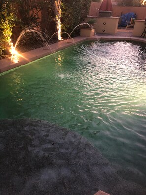 室外游泳池，恒温泳池