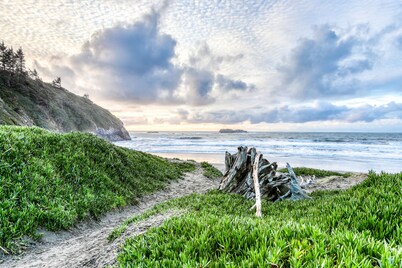 Chic and large home with private hot tub, ocean & beach views