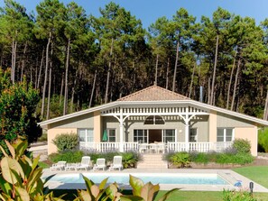Pool - Cosy apartment in villa for 8 guests with WIFI, private pool, TV, terrace and pets allowed (Lacanau-océan)