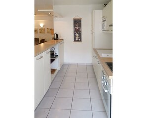 Microwave, oven, dishwasher - Beautiful apartment for 6 people with WIFI, TV, balcony and pets allowed (Arcachon)