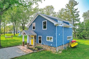 Exterior - Steps from Lake Erie & Close to Cedar Point (Huron)