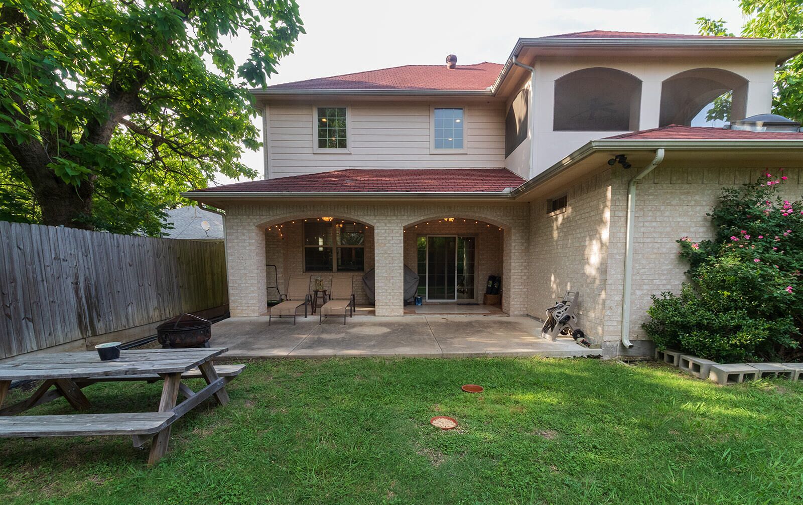 Family Home in Quiet Dallas Suburban Neighborhood