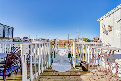 Cabaña frente al mar que admite perros con terraza privada con vista al canal
