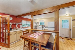 Réfrigérateur, four, plaque de cuisson, lave-vaisselle