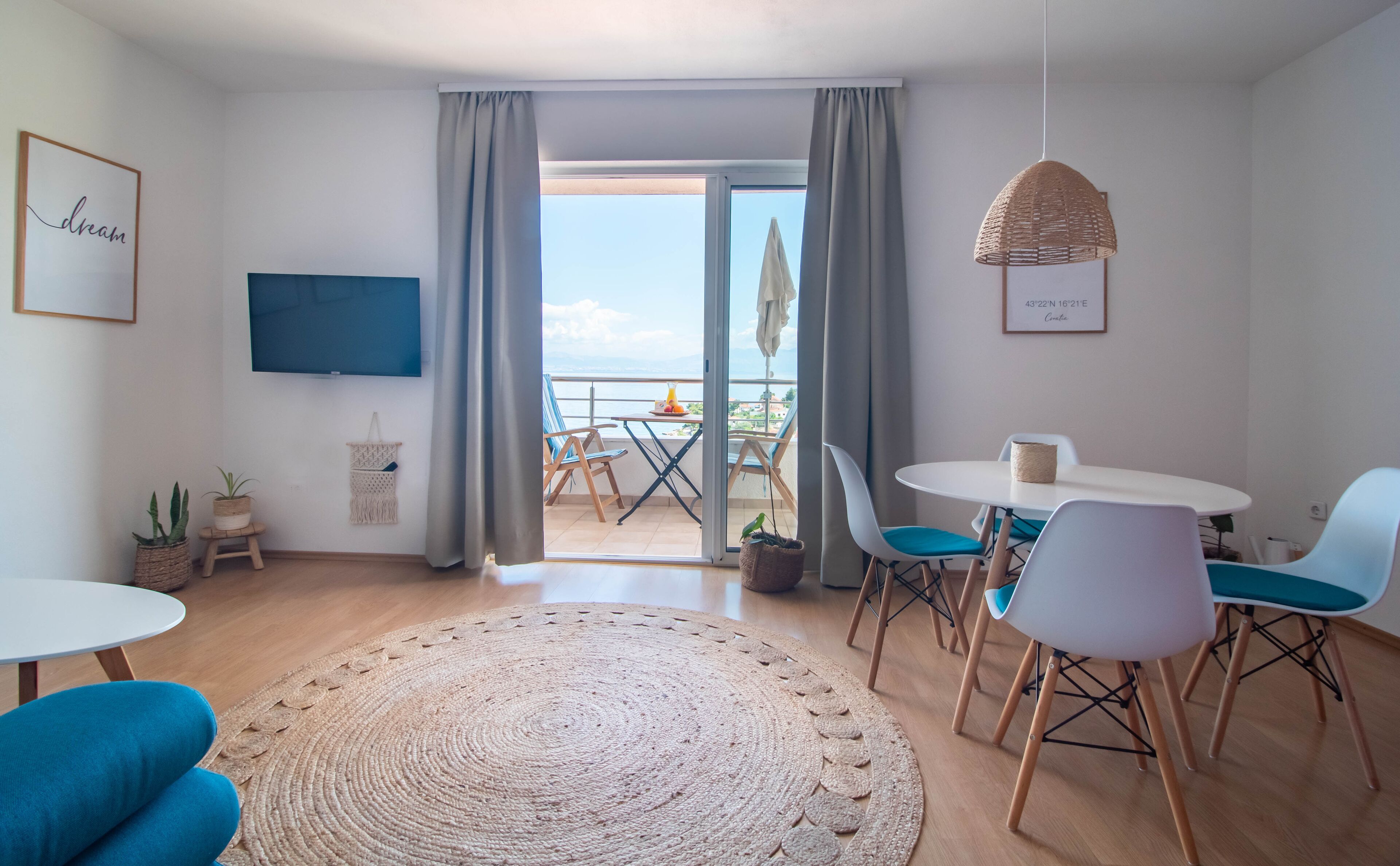 Familie appartement, uitzicht op zee (Red) | Woonruimte | Een flatscreentelevisie, Netflix, filmpremières en streamingdiensten