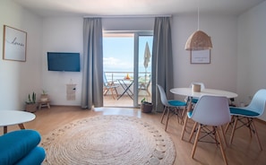 Family Apartment, Sea View (Red) | Living area - Sunny Apartments (Solta)