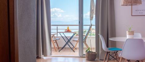 Family Apartment, Sea View (Red) | Living area