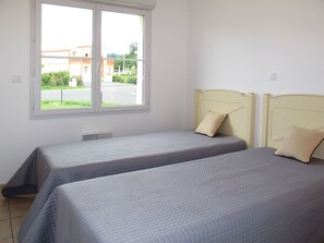 3 chambres, lit parapluie, Wi-Fi, draps fournis