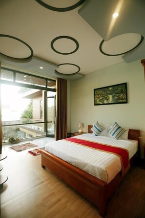 Superior-Doppelzimmer, Balkon | Minibar, Zimmersafe, individuell eingerichtet, Schreibtisch