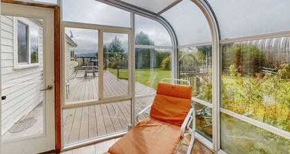 Spacious getaway w/marvelous bay and beach views, jetted tub, & gas grill