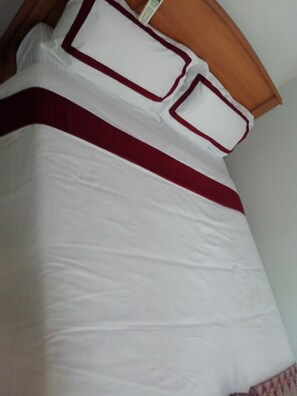 5 bedrooms, WiFi, bed sheets
