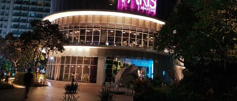 المنشأة من الخارج