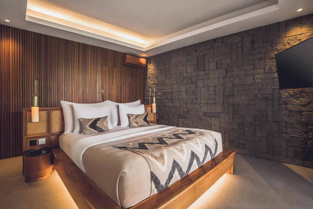 Grand 2 Bedroom Private Pool Villa with Ricefield View | Hypo-allergenic bedding, minibar, in-room safe, desk