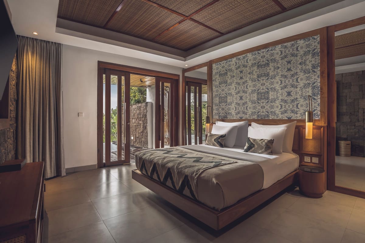 Presidential 2 Bedroom Private Pool Villa with Ricefield View | Hypo-allergenic bedding, minibar, in-room safe, desk