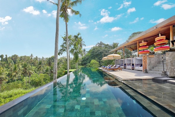 Outdoor pool, free cabanas