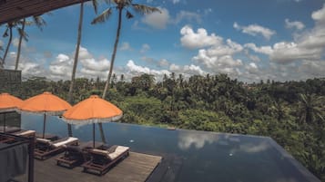 Outdoor pool, free pool cabanas