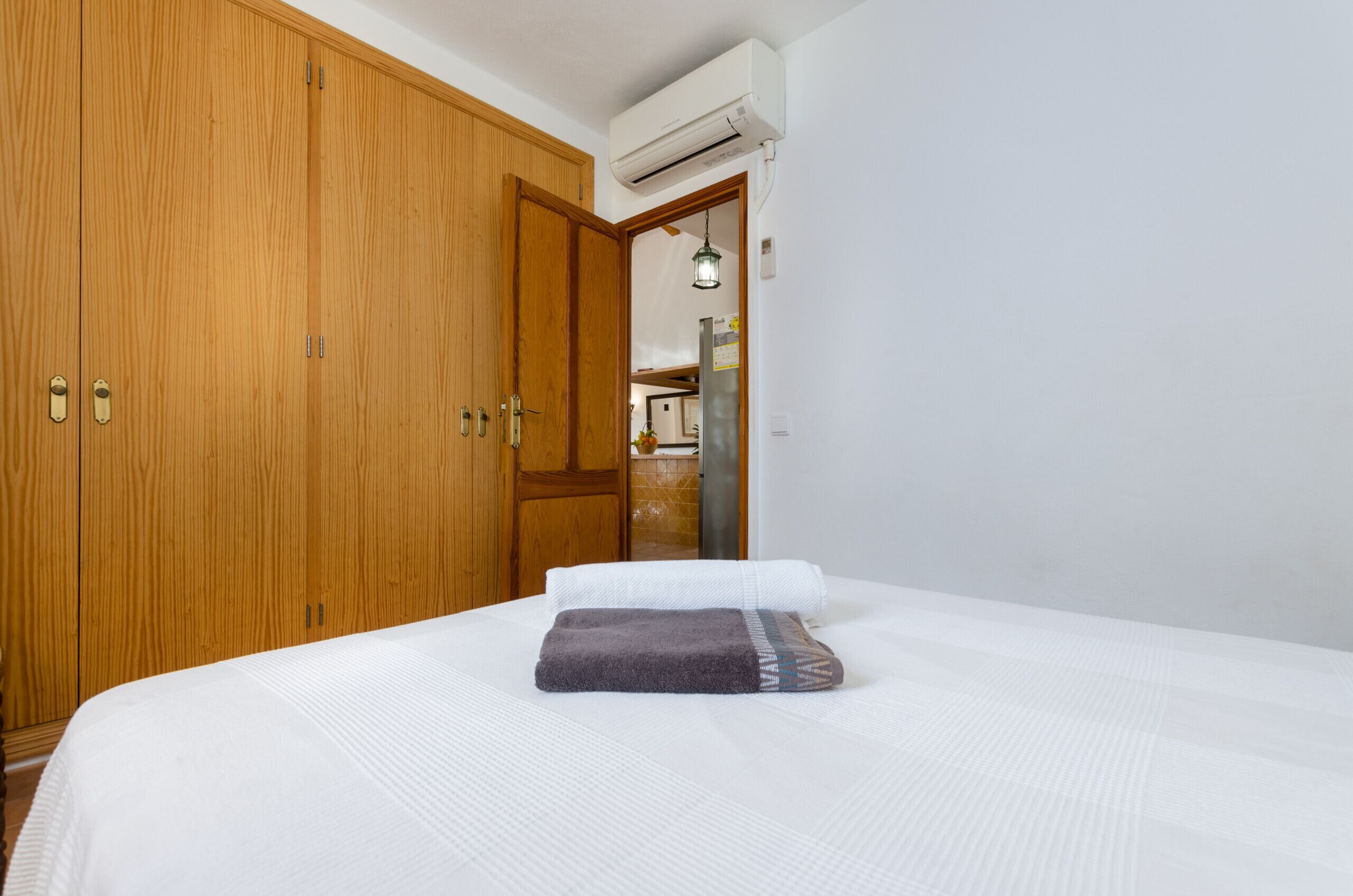 4 dormitorios, tabla de planchar con plancha, wifi gratis y ropa de cama