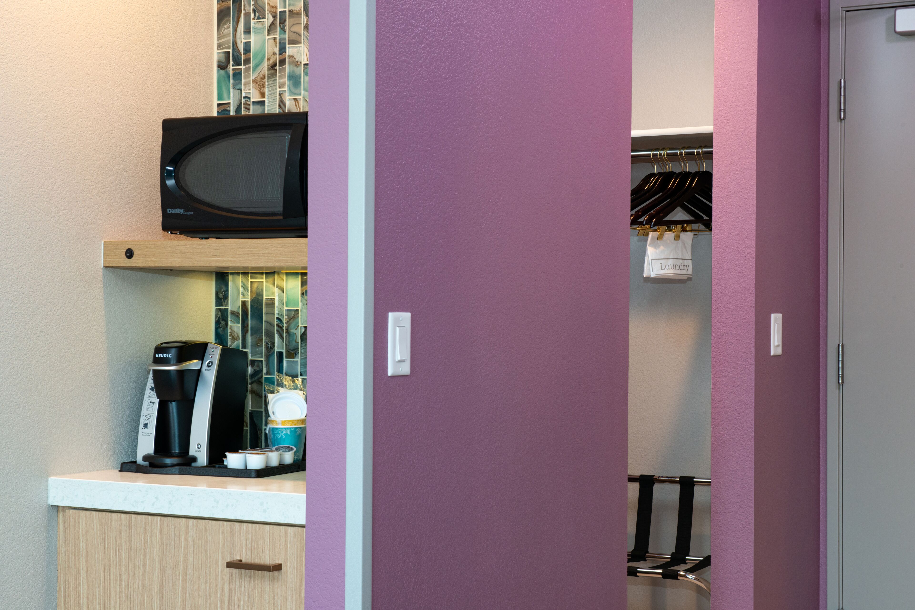 1 bedroom, hypo-allergenic bedding, desk, laptop workspace